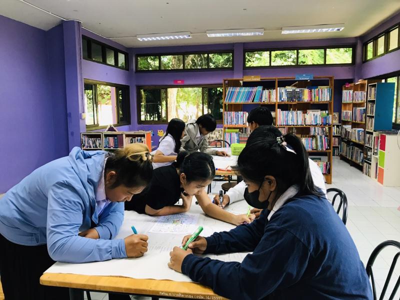 2. ส่งเสริมการอ่านภายในห้องสมุดประชาชนอำเภอปางศิลาทอง