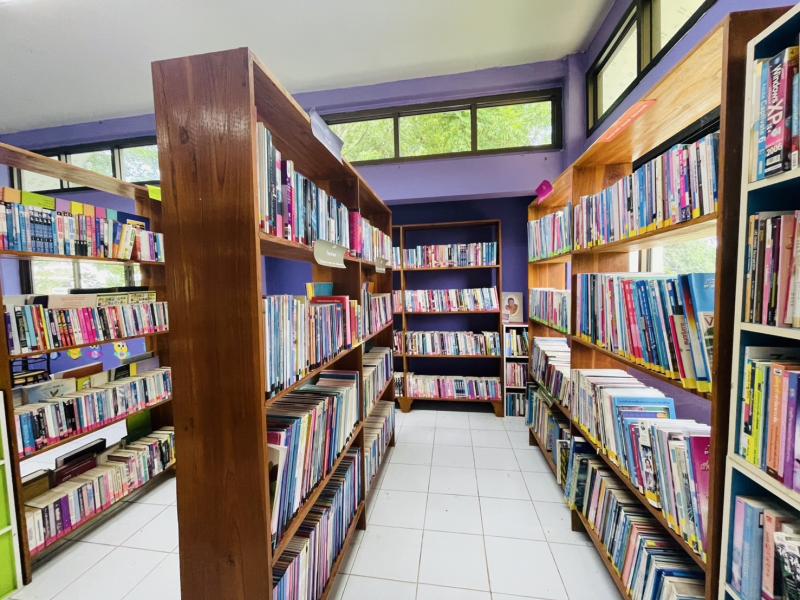 8. ห้องสมุดประชาชนอำเภอปางศิลาทอง