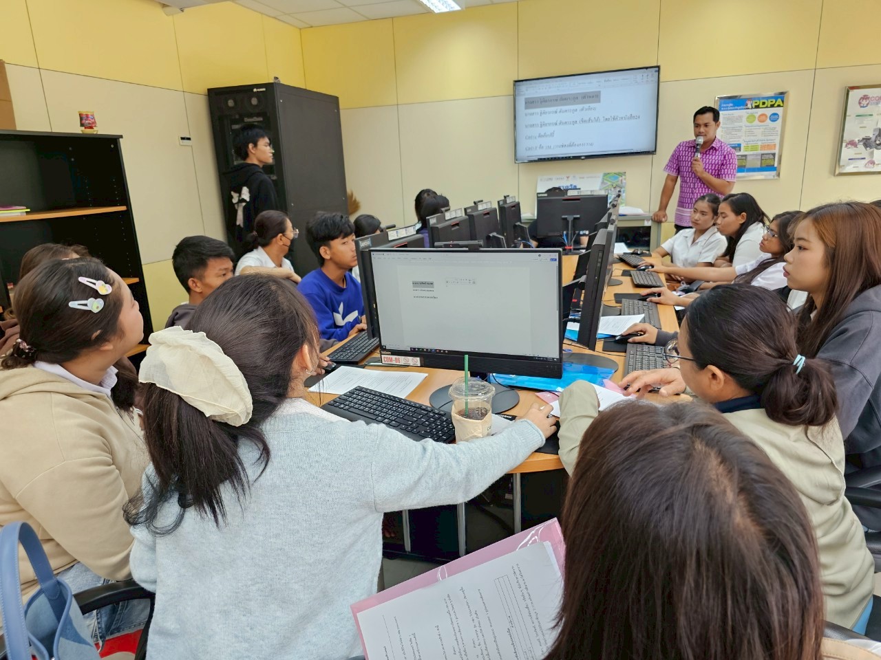 โครงการอบรมเพื่อพัฒนาความรู้ความสามารถด้านเทคโนโลยี