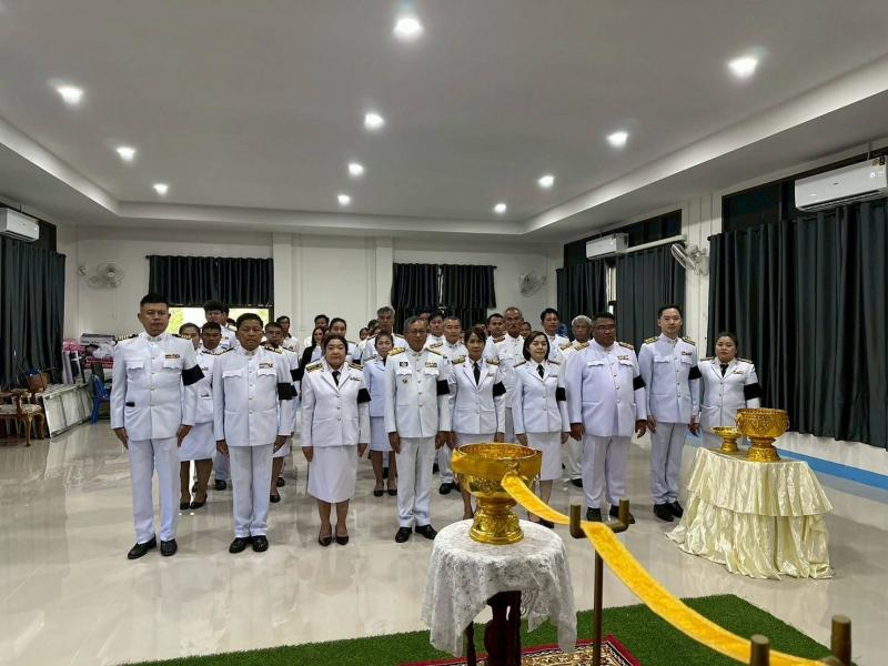 2. ร่วมพิธีถวายน้ำสรงพระบรมฉายาลักษณ์สมเด็จพระาเจ้าสิริกิติ์ 