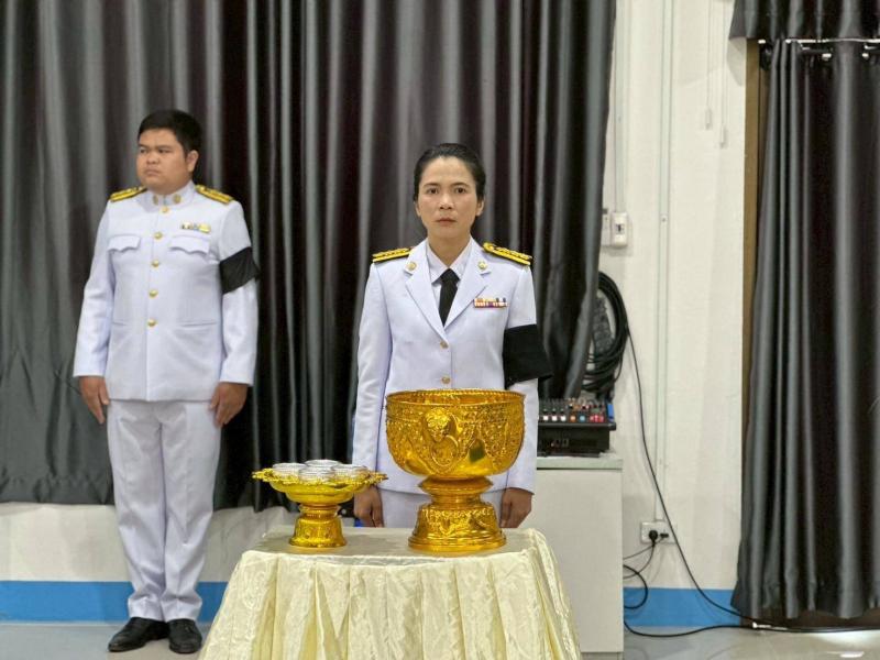 4. ร่วมพิธีถวายน้ำสรงพระบรมฉายาลักษณ์สมเด็จพระาเจ้าสิริกิติ์ 