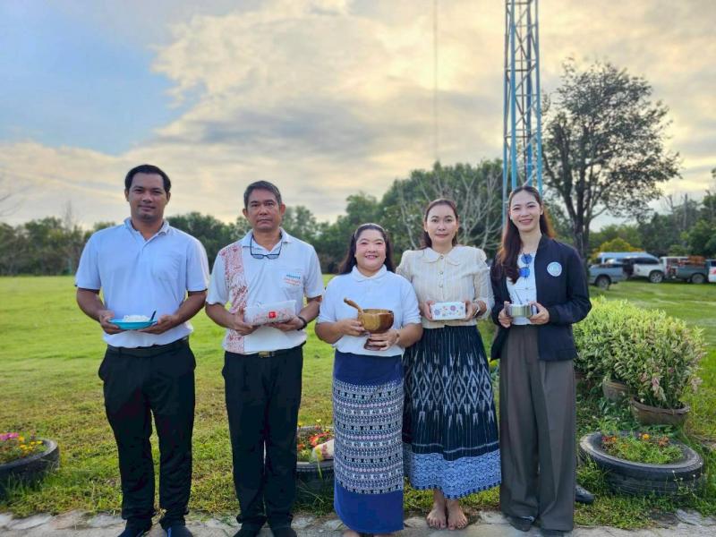 6. พาทำบุญในวันธรรมสวนะ 