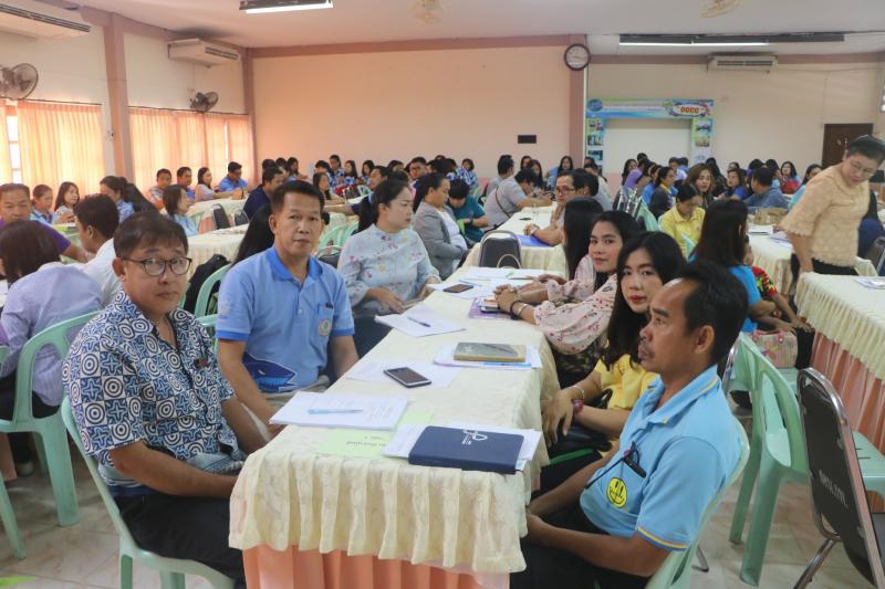 3. วันที่ 25 ตุลาคม พ.ศ. 2562  เข้าร่วมโครงการพัฒนาบุคลากร เรื่อง การสร้างชุมชนแห่งการเรียนรู้ทางวิชาชีพ (Professional Learning Community : PLC) เพื่อยกระดับการเรียนรู้ของผู้เรียน ประจำปีงบประมาณ 2562 ระยะที่ 2 ครั้งที่ 2