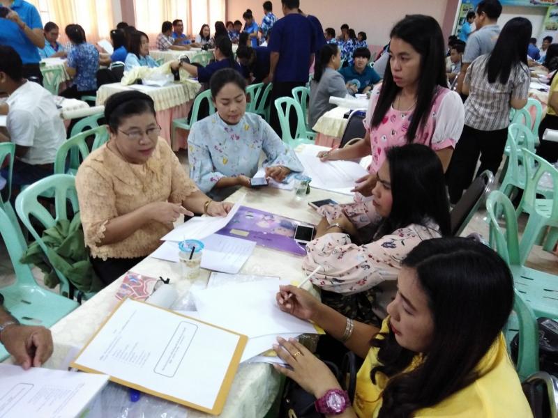 10. วันที่ 25 ตุลาคม พ.ศ. 2562  เข้าร่วมโครงการพัฒนาบุคลากร เรื่อง การสร้างชุมชนแห่งการเรียนรู้ทางวิชาชีพ (Professional Learning Community : PLC) เพื่อยกระดับการเรียนรู้ของผู้เรียน ประจำปีงบประมาณ 2562 ระยะที่ 2 ครั้งที่ 2