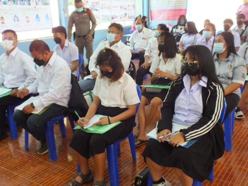 15. กศน.อำเภอบึงสามัคคีต้อง 