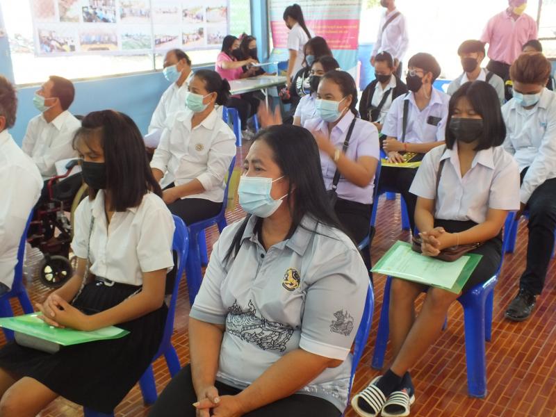 16. กศน.อำเภอบึงสามัคคีต้อง 