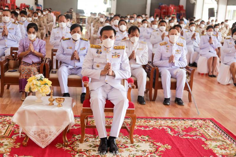 7. พิธีทอดผ้าป่าเพื่อน้อมเกล้าน้อมกระหม่อมถวายพระราชกุศล