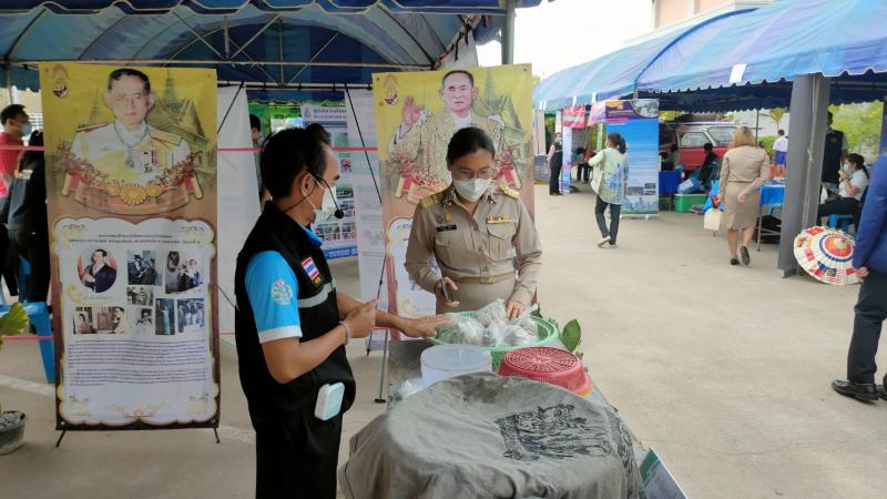 33. ร่วมออกหน่วยบำบัดทุกข์ บำรุงสุข สร้างรอยยิ้มให้กับประชาชน