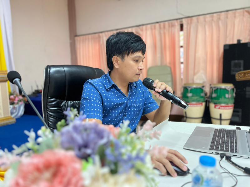 12. รู้ทันสื่อเทคโนโลยี แถมมีรายได้