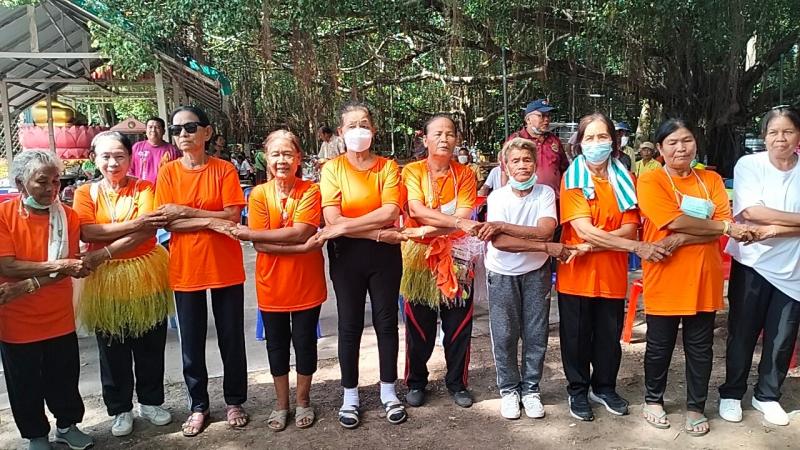 14. สกร.อำเภอบึงสามัคคี ประสานพลังเครือข่ายสาธารณสุข ร้อง เต้น เล่น กีฬา