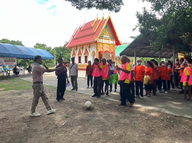 27. สกร.อำเภอบึงสามัคคี ประสานพลังเครือข่ายสาธารณสุข ร้อง เต้น เล่น กีฬา