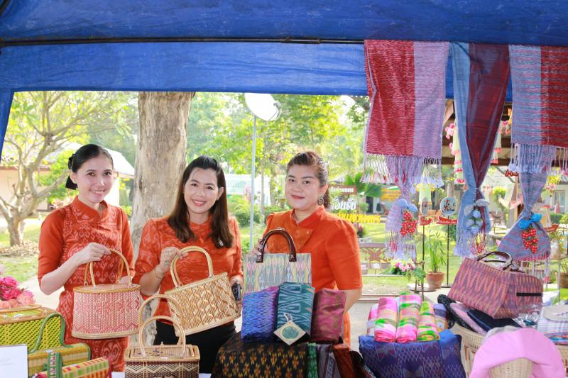 3. สกร.อำเภอบึงสามัคคี ร่วมต้อนรับผู้ตรวจราชการ ศธ. (ดร.สุรศักดิ์ อินศรีไกร) 