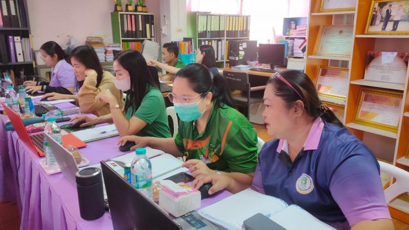 2. อบรมโครงการ ICT สกร.อำเภอวชิรบารมี