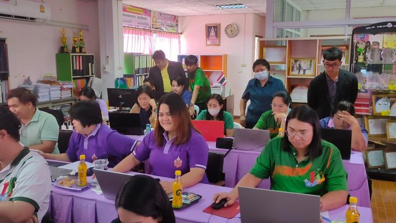 4. อบรมโครงการ ICT สกร.อำเภอวชิรบารมี