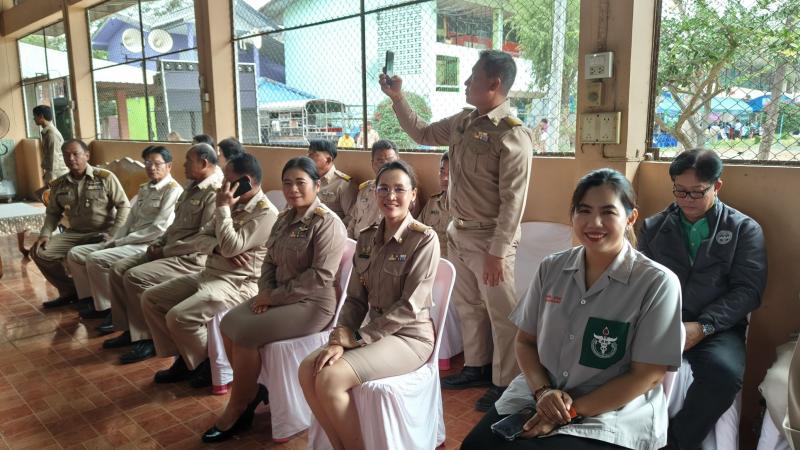 10. หน่วยบำบัดทุกข์ บำรุงสุข สร้างรอยยิ้มให้กับประชาชน