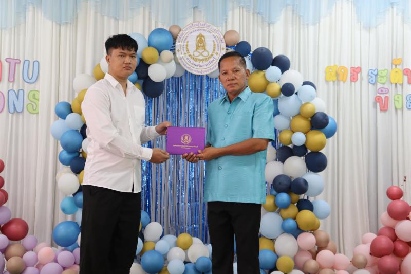28. ปฐมนิเทศนักศึกษา และร่วมแสดงความยินดีกับนักศึกษาที่สำเร็จการศึกษา