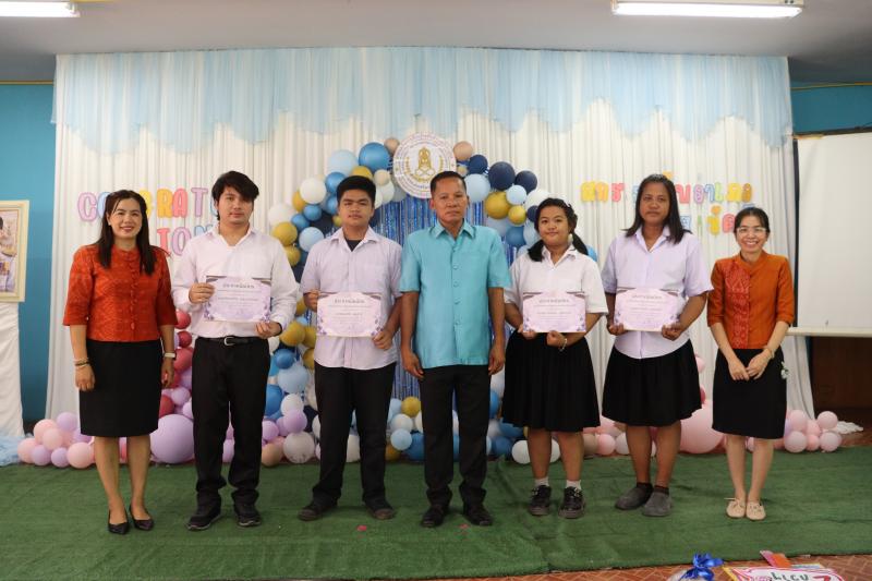 35. ปฐมนิเทศนักศึกษา และร่วมแสดงความยินดีกับนักศึกษาที่สำเร็จการศึกษา