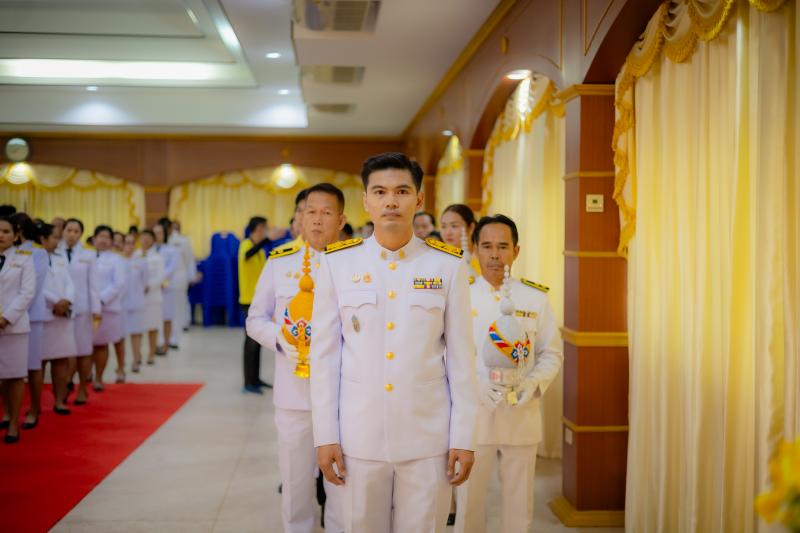 13. น้อมรำลึกถึงพระมหากรุณาธิคุณอันหาที่สุดมิได้