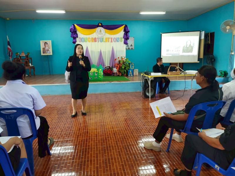 33. ยินดีกับนักศึกษาที่สำเร็จการศึกษา