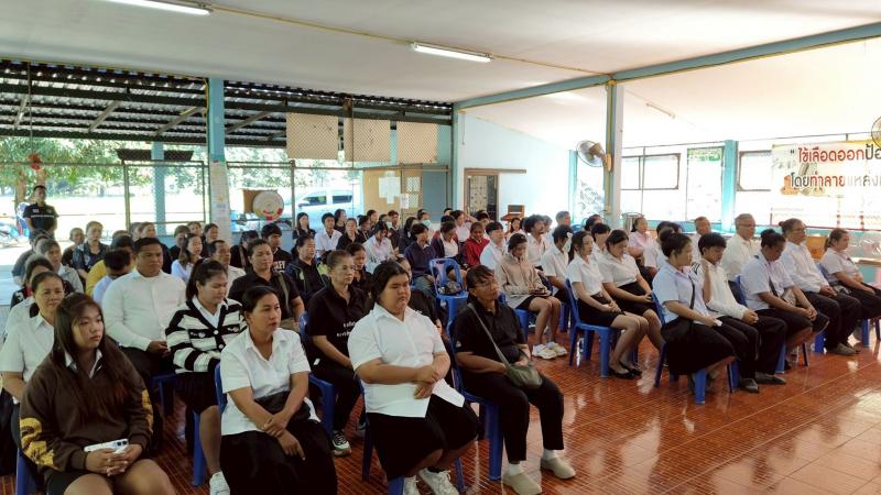 37. ยินดีกับนักศึกษาที่สำเร็จการศึกษา