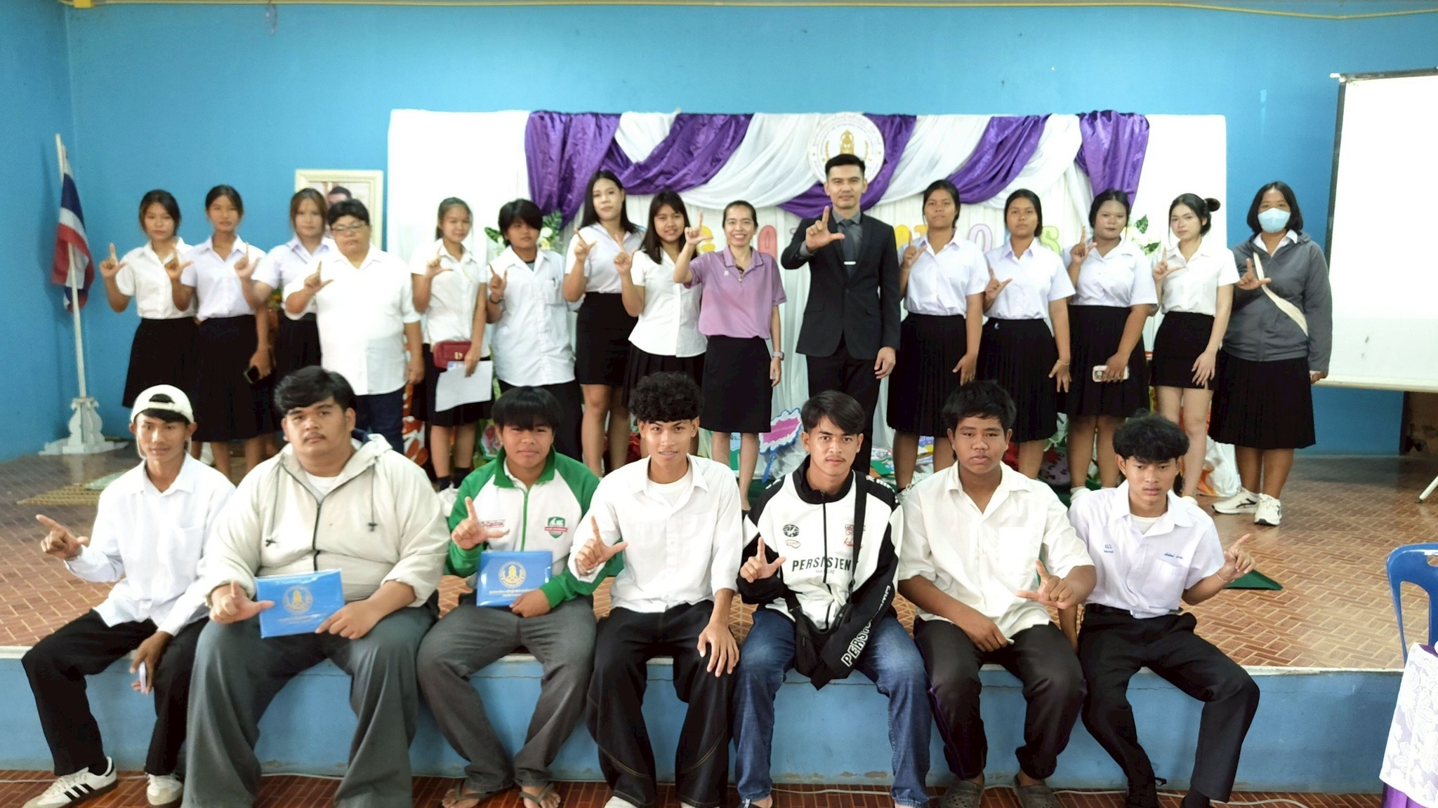ปฐมนิเทศและมอบวุฒิการศึกษา