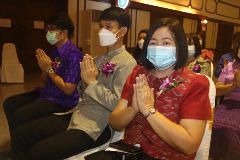 6. พลังครูยุคใหม่ สร้างคุณภาพคนไทยสู่สากล