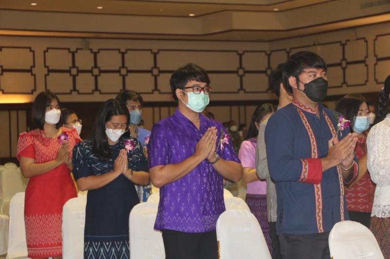 10. พลังครูยุคใหม่ สร้างคุณภาพคนไทยสู่สากล