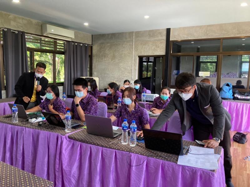 12. โครงการอบรมเชิงปฏิบัติการจัดทำโปรแกรมระบบช่วยเหลือผู้เรียน การศึกษาขั้นพื้นฐาน