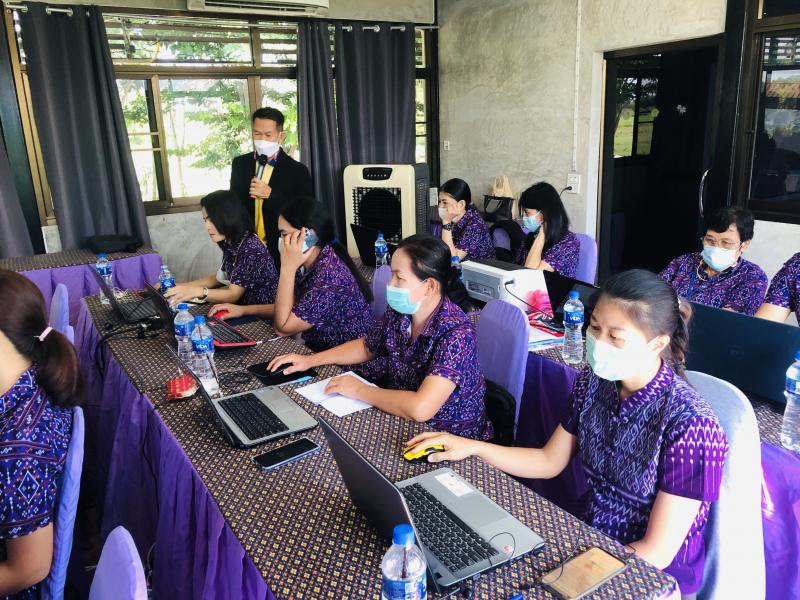 15. โครงการอบรมเชิงปฏิบัติการจัดทำโปรแกรมระบบช่วยเหลือผู้เรียน การศึกษาขั้นพื้นฐาน