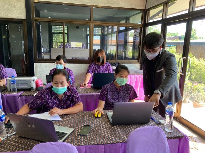21. โครงการอบรมเชิงปฏิบัติการจัดทำโปรแกรมระบบช่วยเหลือผู้เรียน การศึกษาขั้นพื้นฐาน