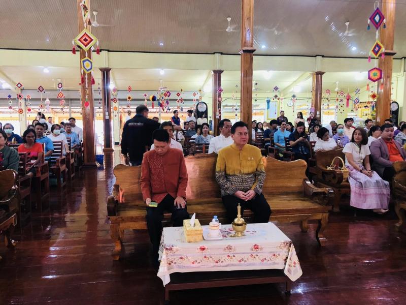 2. จังหวัดกำแพงเพชร หิ้วตะกร้า แต่งผ้าไทยไปวัด ในวันธรรมสวนะ