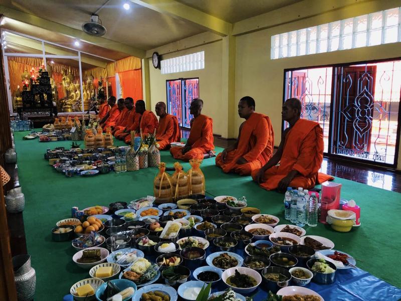 3. จังหวัดกำแพงเพชร หิ้วตะกร้า แต่งผ้าไทยไปวัด ในวันธรรมสวนะ