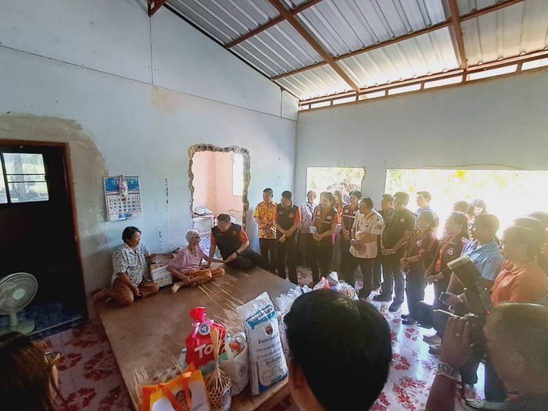 2. เยี่ยมบ้านผู้สูงอายุ 100 ปี