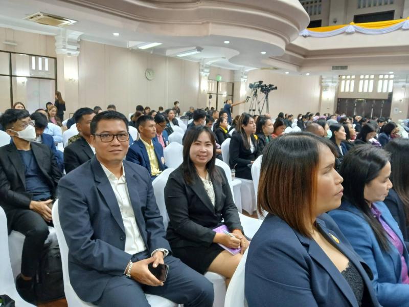 10. โครงการอบรมให้ความรู้ด้านการเงิน