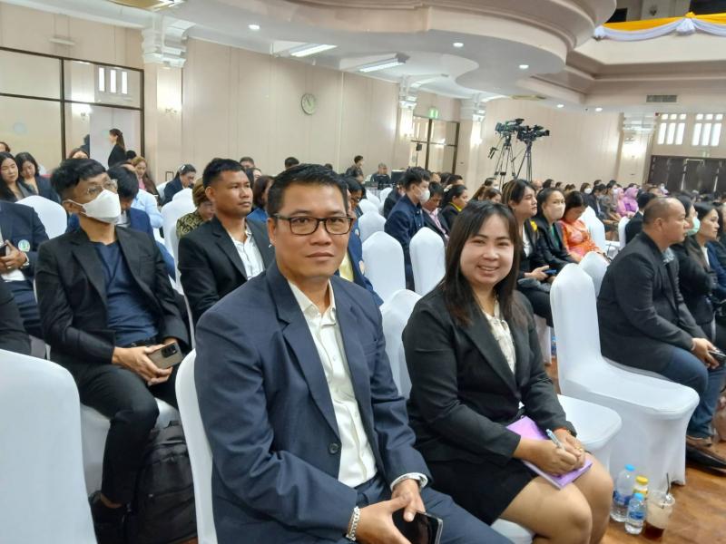11. โครงการอบรมให้ความรู้ด้านการเงิน