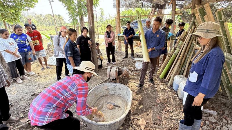 32. โครงการสานต่อศาสตร์พระราชา ตามหลักปรัชญาของเศรษฐกิจพอเพียง