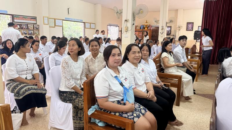 2. จังหวัดกำแพงเพชร พาทำบุญในวันธรรมสวนะ