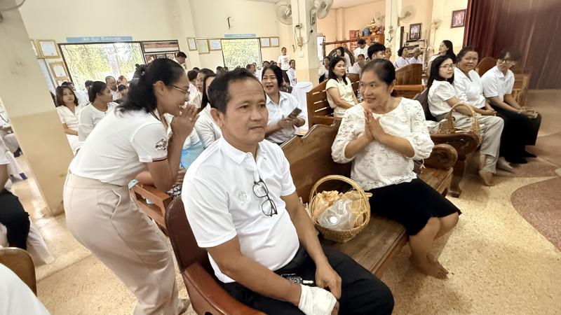 3. จังหวัดกำแพงเพชร พาทำบุญในวันธรรมสวนะ