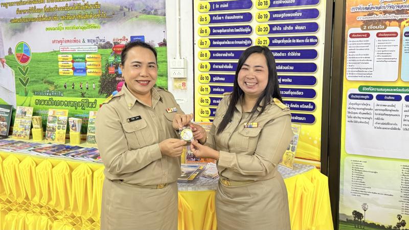 8. ศูนย์ส่งเสริมการเรียนรู้ระดับอำเภอคลองขลุง ประชุมประจำเดือน พร้อมมอบเกียรติบัตรเชิดชูเกียรติบุคลากร 