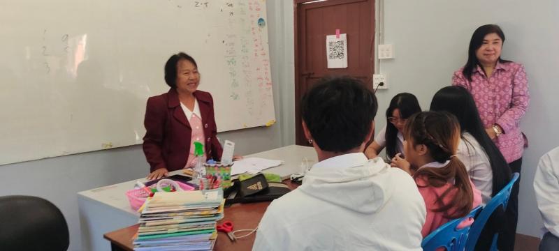 1. พบกลุ่มนักศึกษา ศกร.ตำบลเพชรชมภู 