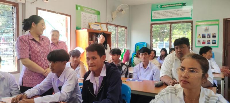 4. พบกลุ่มนักศึกษา ศกร.ตำบลเพชรชมภู 