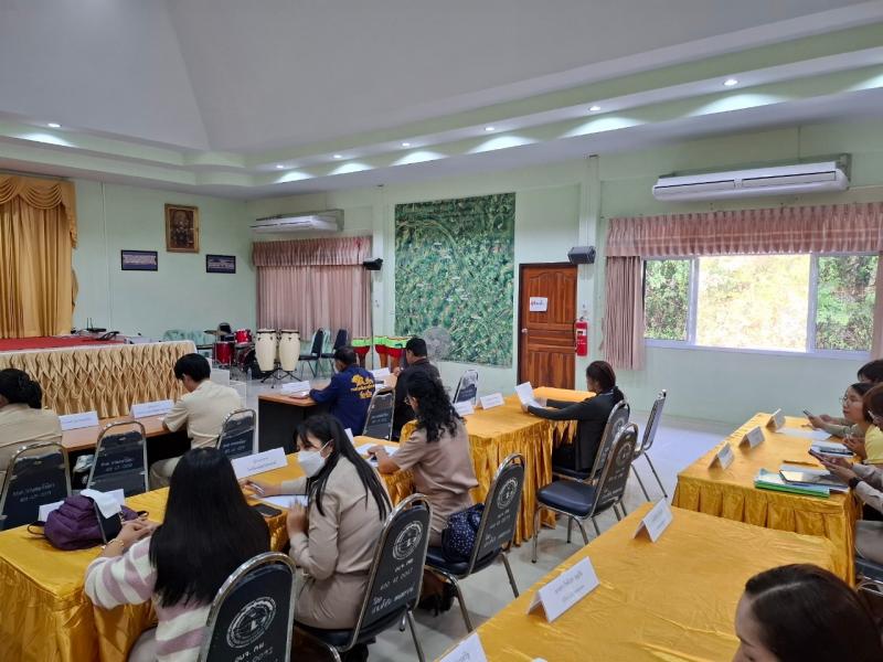 4. การประชุมเพื่อพัฒนาการปฏิบัติงานในท้องถิ่น องค์การบริหารส่วนตำบลลานดอกไม้ตก