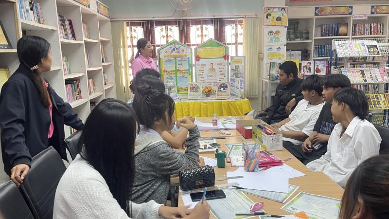 2. พบกลุ่มนักศึกษา ศกร.ตำบลเพชรชมภู เรียนรู้หลักคำสอนของพ่อ 