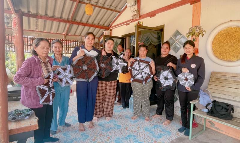 6. การเรียนรู้กลุ่มอาชีพระยะสั้น กลุ่มประชาชน ตำบลเพชรชมภู 