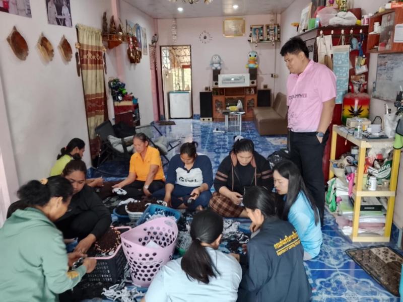 36. การเรียนรู้กลุ่มอาชีพระยะสั้น กลุ่มประชาชน ตำบลเพชรชมภู 