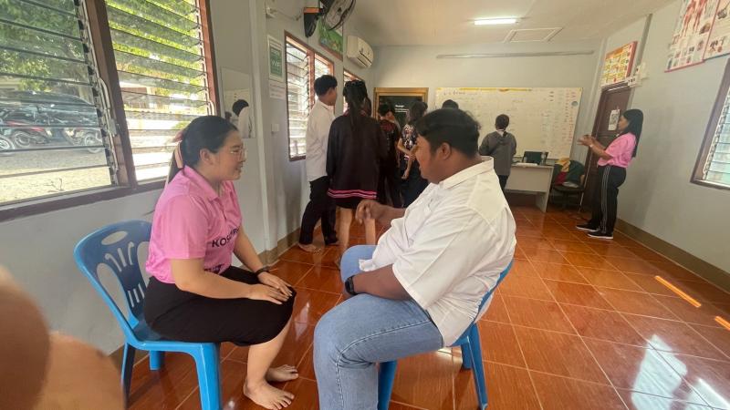 10. พบกลุ่มนักศึกษาตำบลเพชรชมภู เรียนรู้วิชาภาษาอังกฤษ เกมการศึกษา วันที่ 4 กุมภาพันธ์ 2568