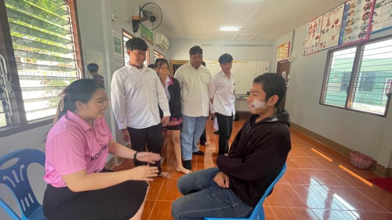 11. พบกลุ่มนักศึกษาตำบลเพชรชมภู เรียนรู้วิชาภาษาอังกฤษ เกมการศึกษา วันที่ 4 กุมภาพันธ์ 2568