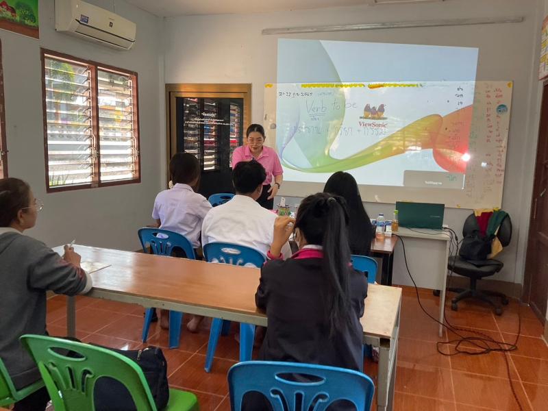 4. พบกลุ่มนักศึกษาตำบลเพชรชมภู เรียนรู้วิชาภาษาอังกฤษ เกมการศึกษา วันที่ 4 กุมภาพันธ์ 2568