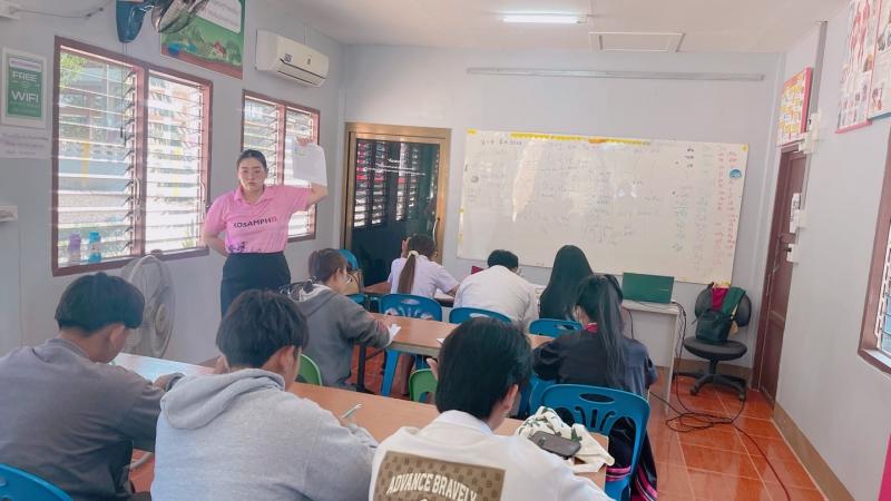 18. พบกลุ่มนักศึกษาตำบลเพชรชมภู เรียนรู้วิชาภาษาอังกฤษ เกมการศึกษา วันที่ 4 กุมภาพันธ์ 2568