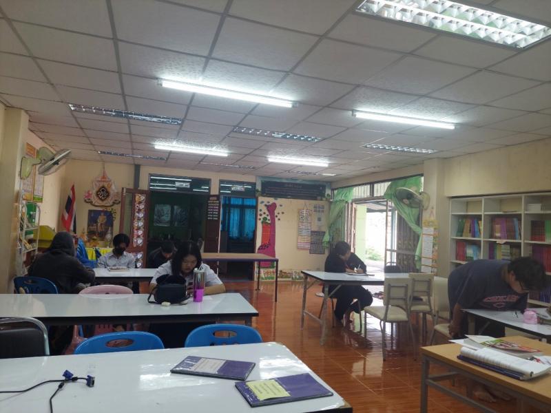 1. พบกลุ่มนักศึกษา ตำบลลานดอกไม้ตก เรียนรู้เรื่องหน้าที่ของคำนาม 5 รูปแบบ